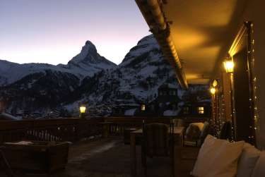 Blick von der Hotelterrasse auf das Matterhorn